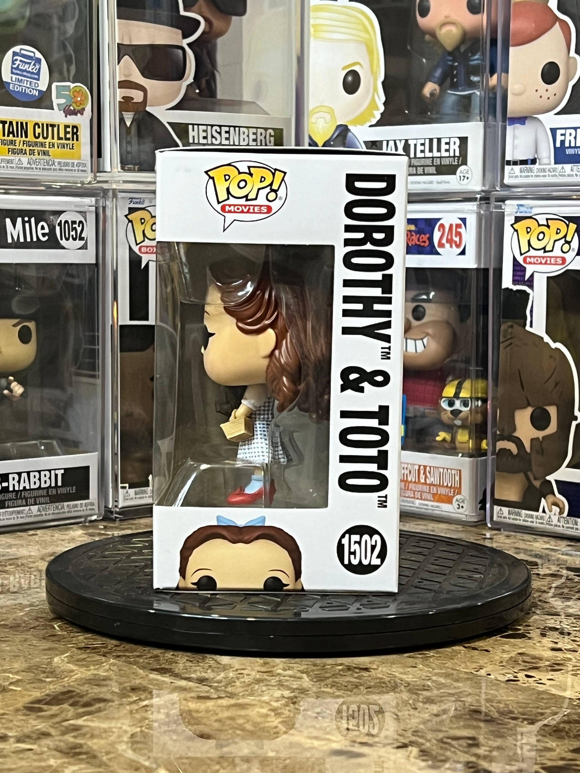 Funko Pop The Wizard of Oz 8th Anniversary Dorothy & Toto #1502