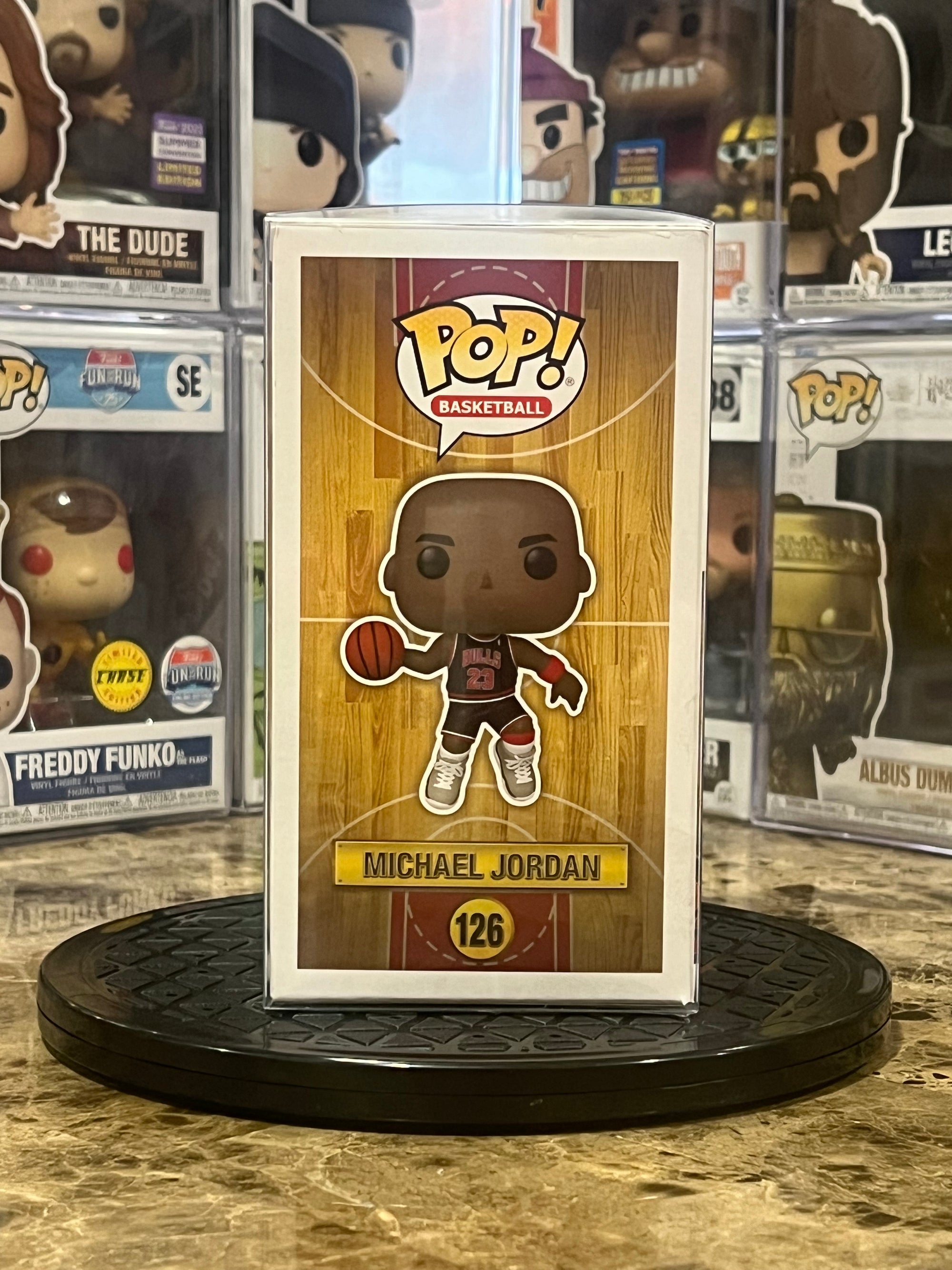 Funko Pop Chicago Bulls Michael Jordan #126 Footlocker Family&Friends Exclusive