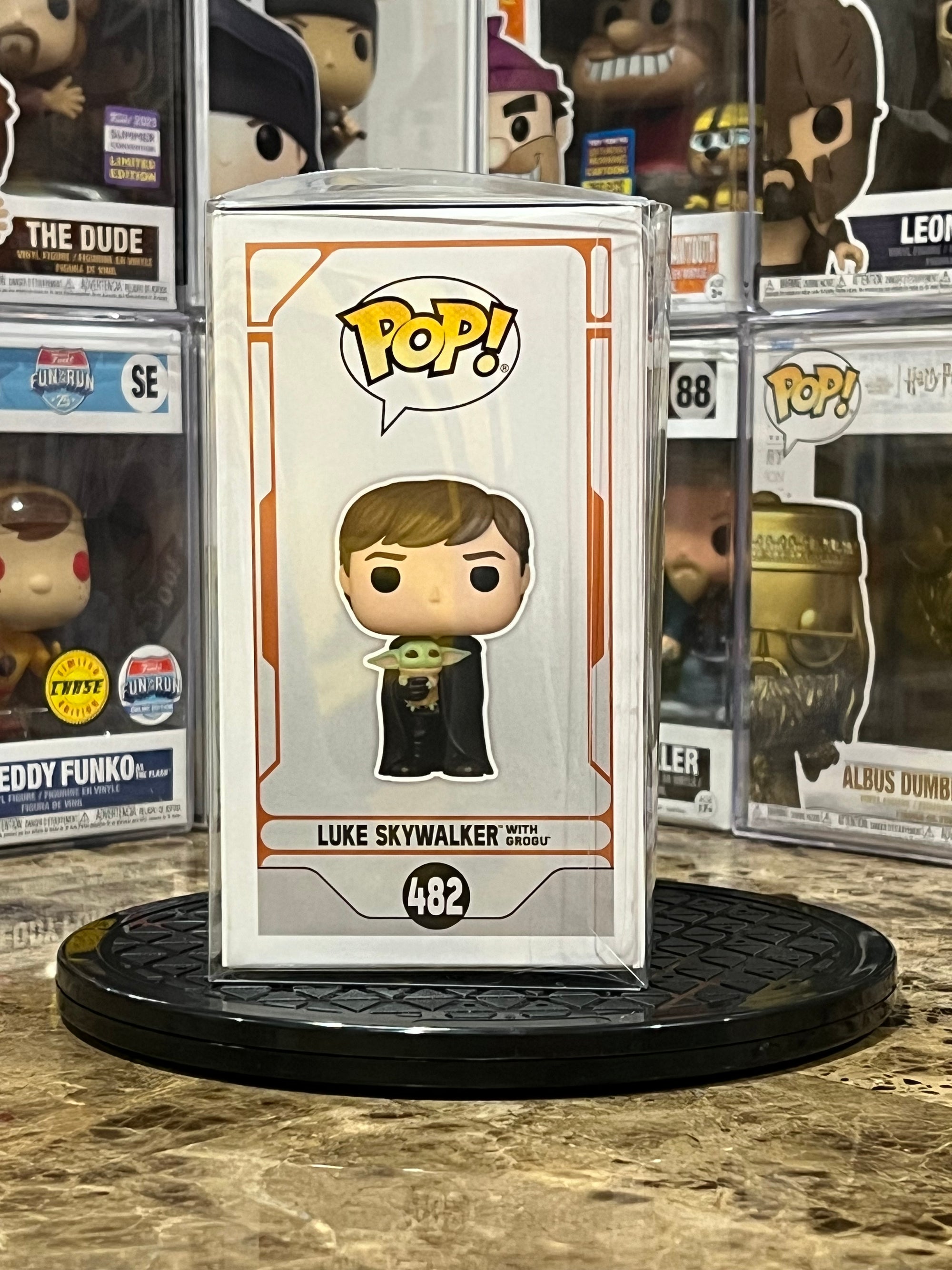 Funko Pop Star Wars Luke Skywalker w/ Grogu #482
