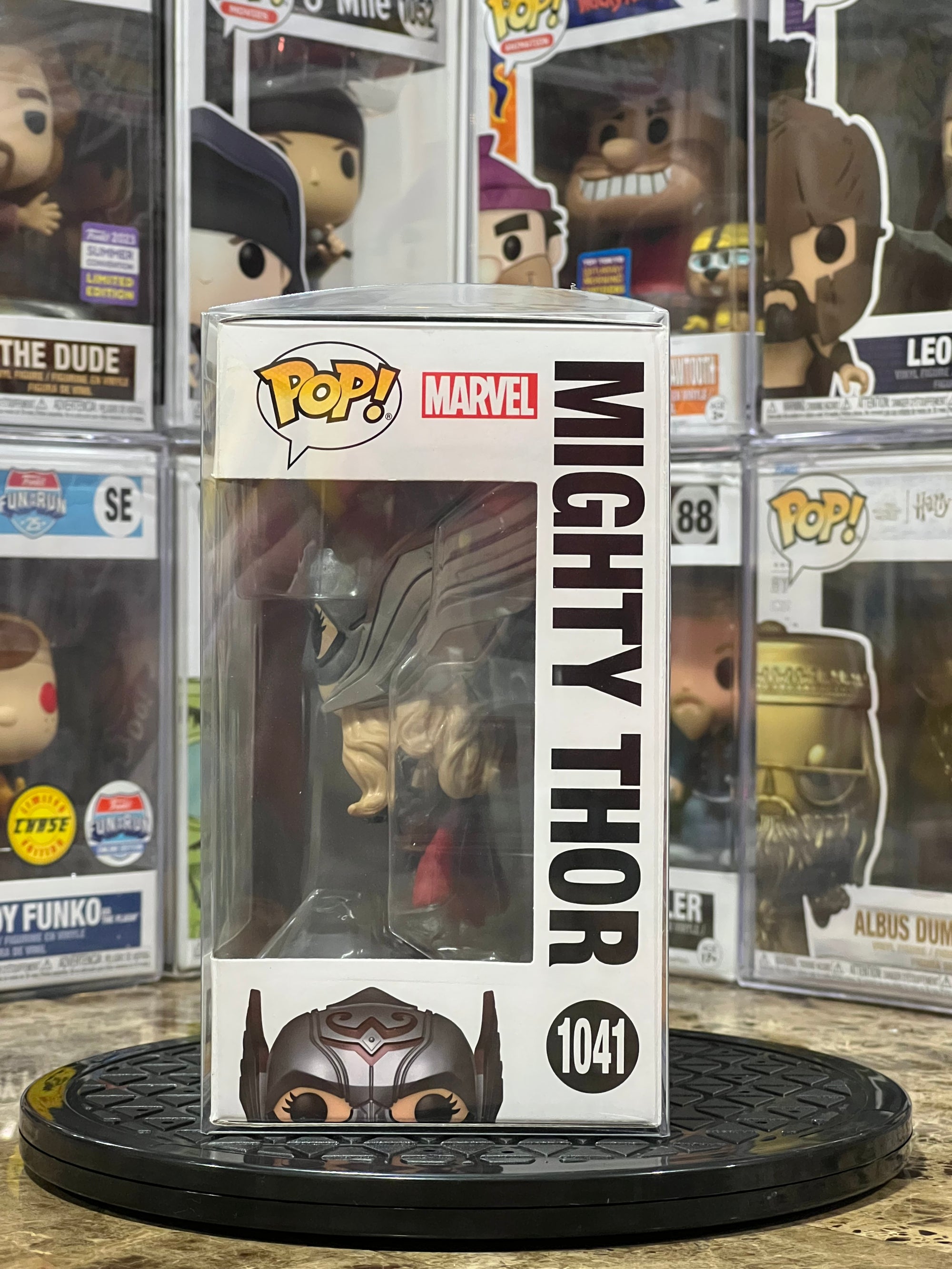 Funko Pop Thor Love and Thunder Mighty Thor #1041