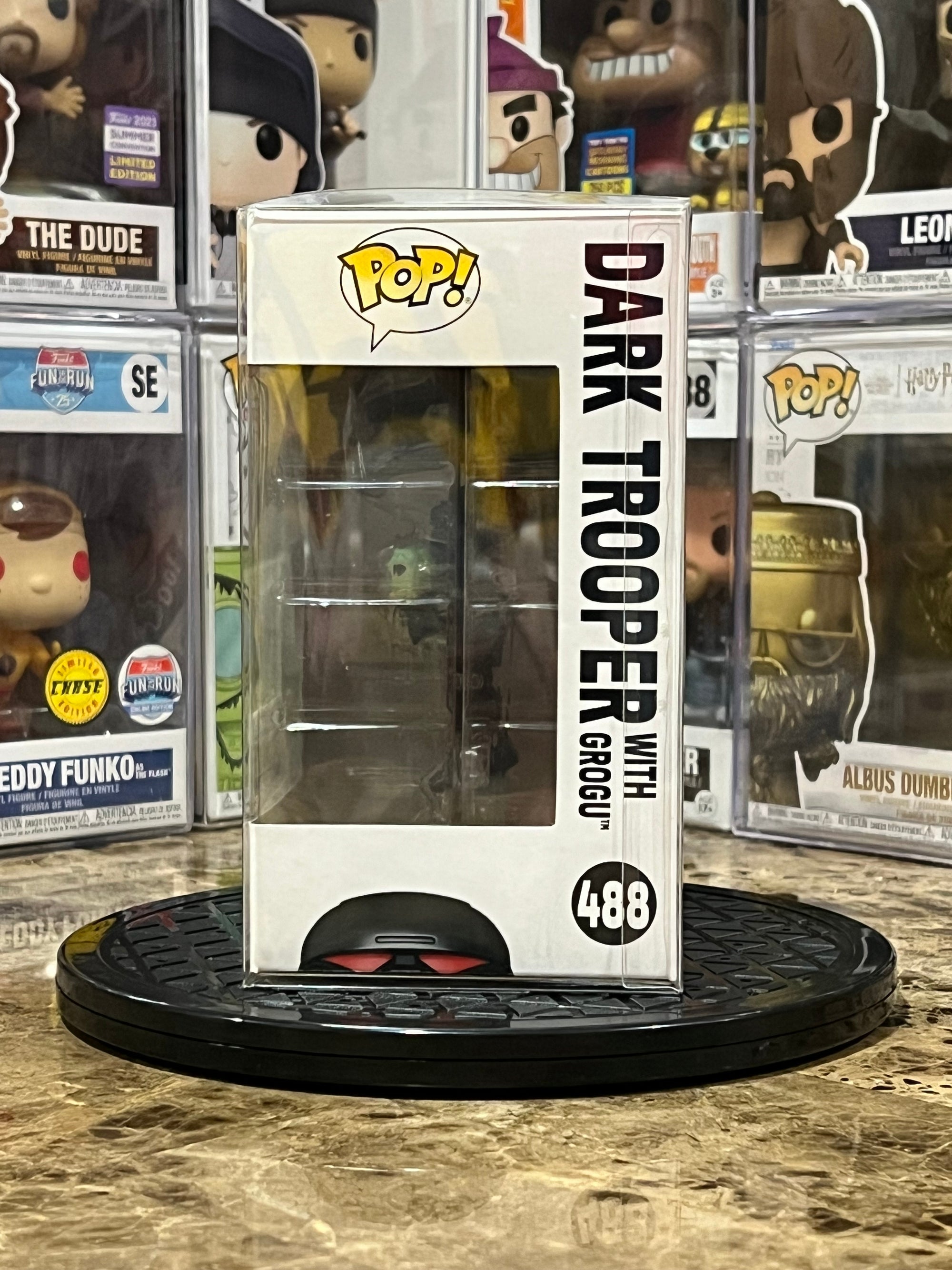 Funko Pop Star Wars Dark Trooper w/ Grogu GID #488