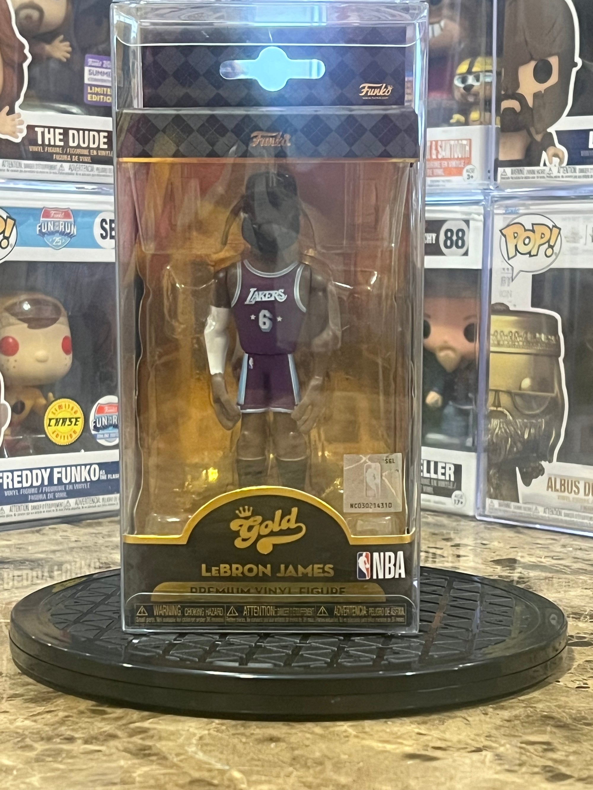 Funko Gold 5" Los Angeles Lakers Lebron James  (Alternate Jersey)