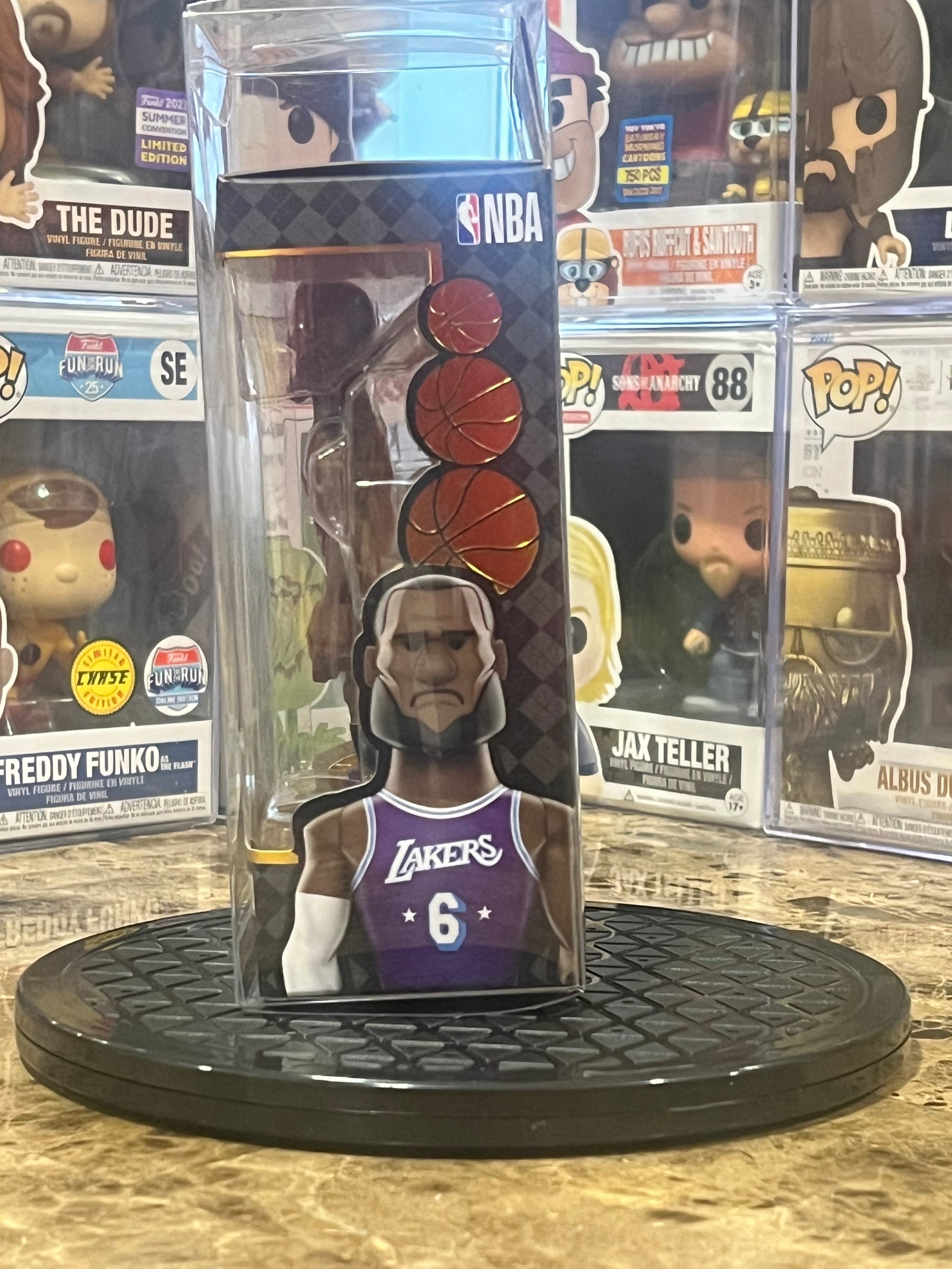 Funko Gold 5" Los Angeles Lakers Lebron James  (Alternate Jersey)