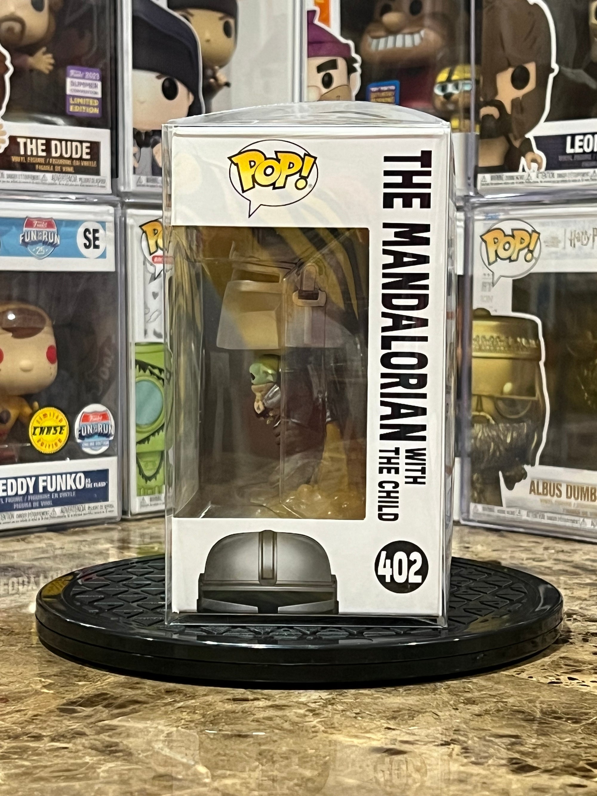 Funko Pop Star Wars The Mandalorian w/ The Child #402