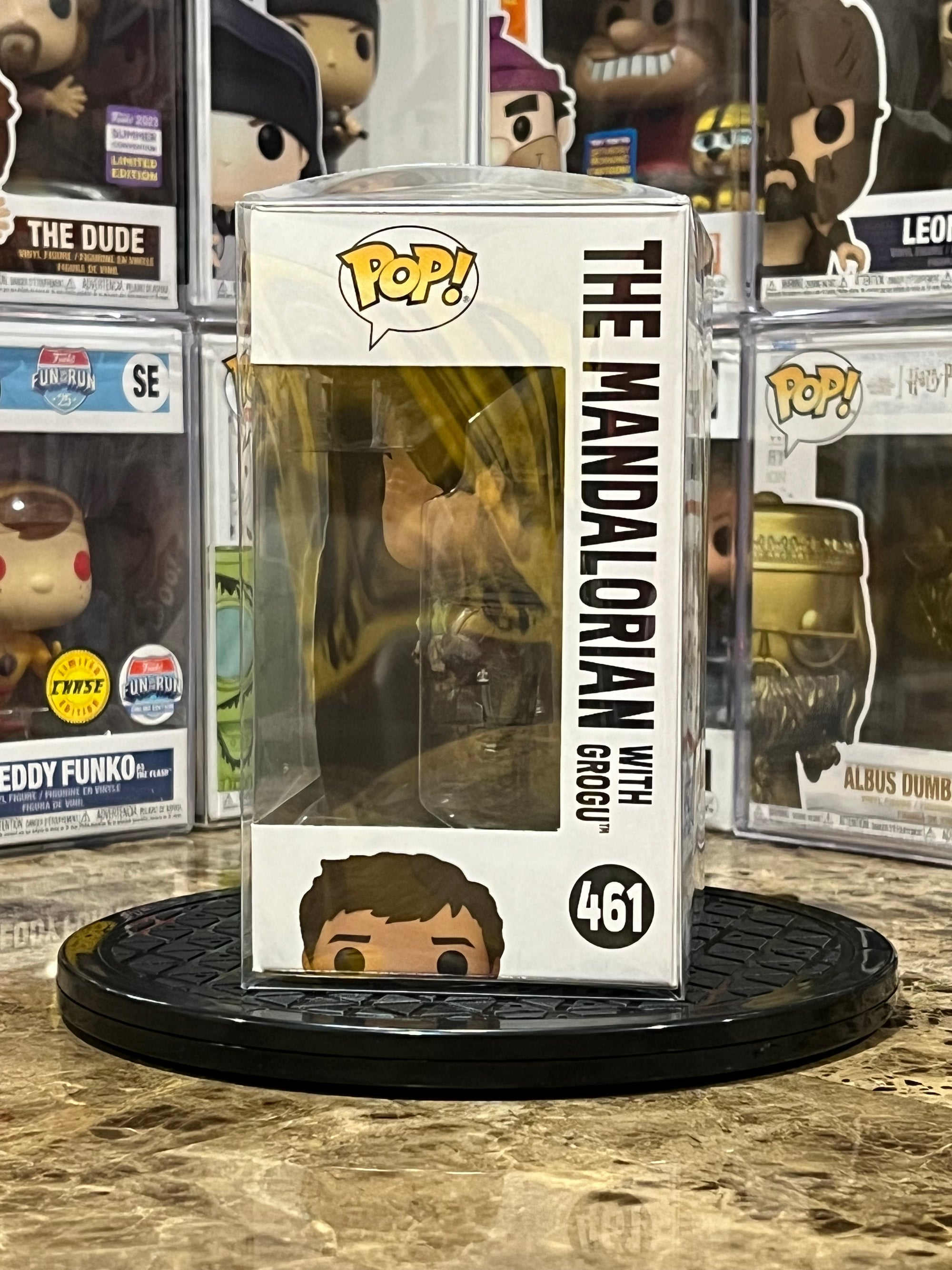 Funko Pop Star Wars The Mandalorian w/ Grogu #461